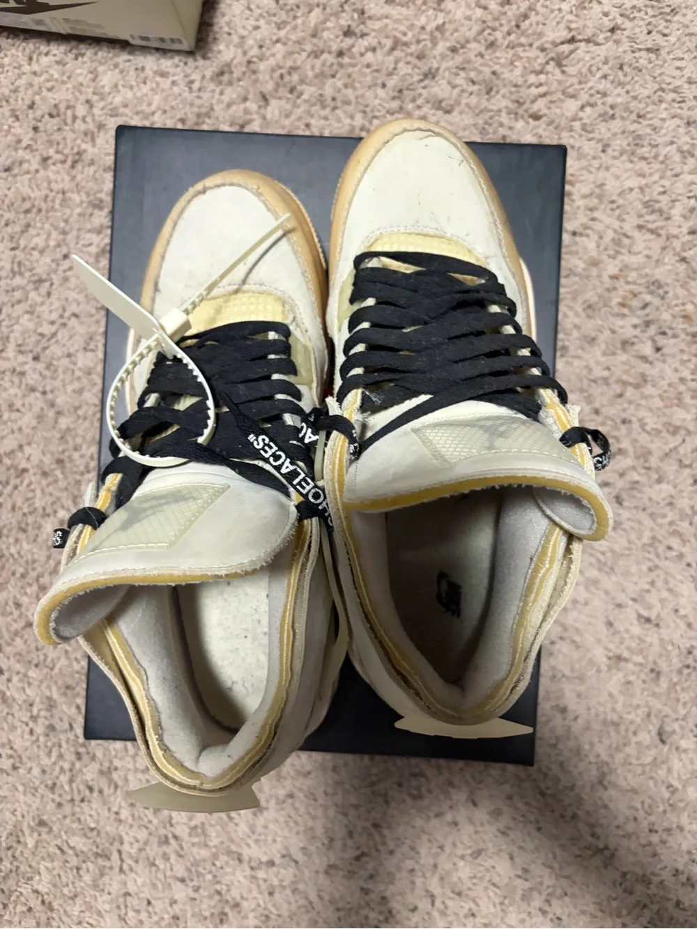 N/A lightly worn